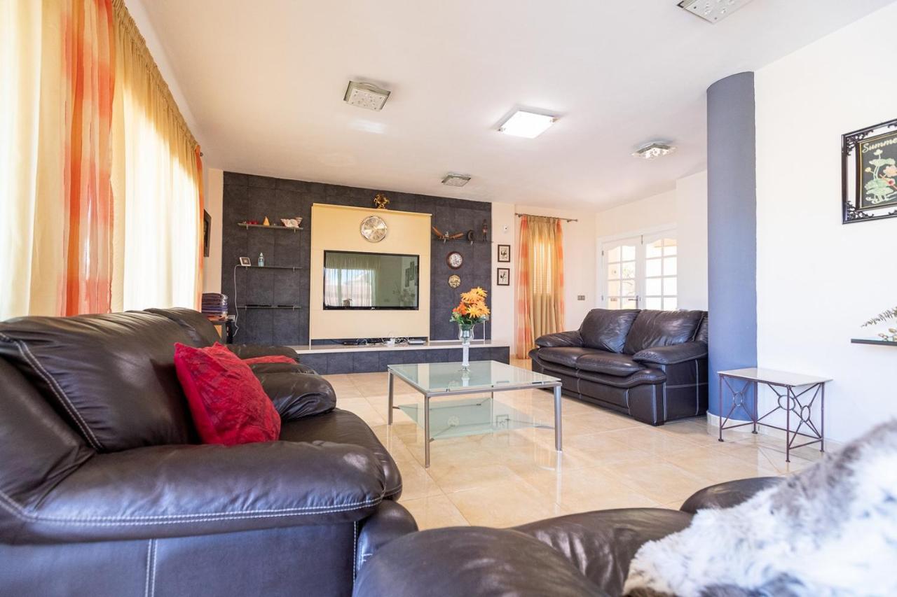 אדחה Villa With Private Pool And Magnificent Views מראה חיצוני תמונה