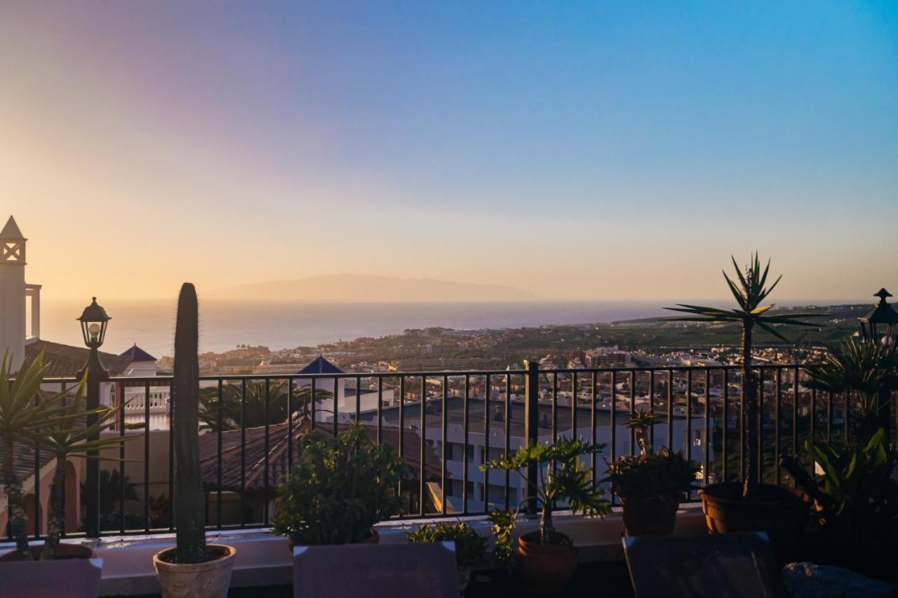 אדחה Villa With Private Pool And Magnificent Views מראה חיצוני תמונה