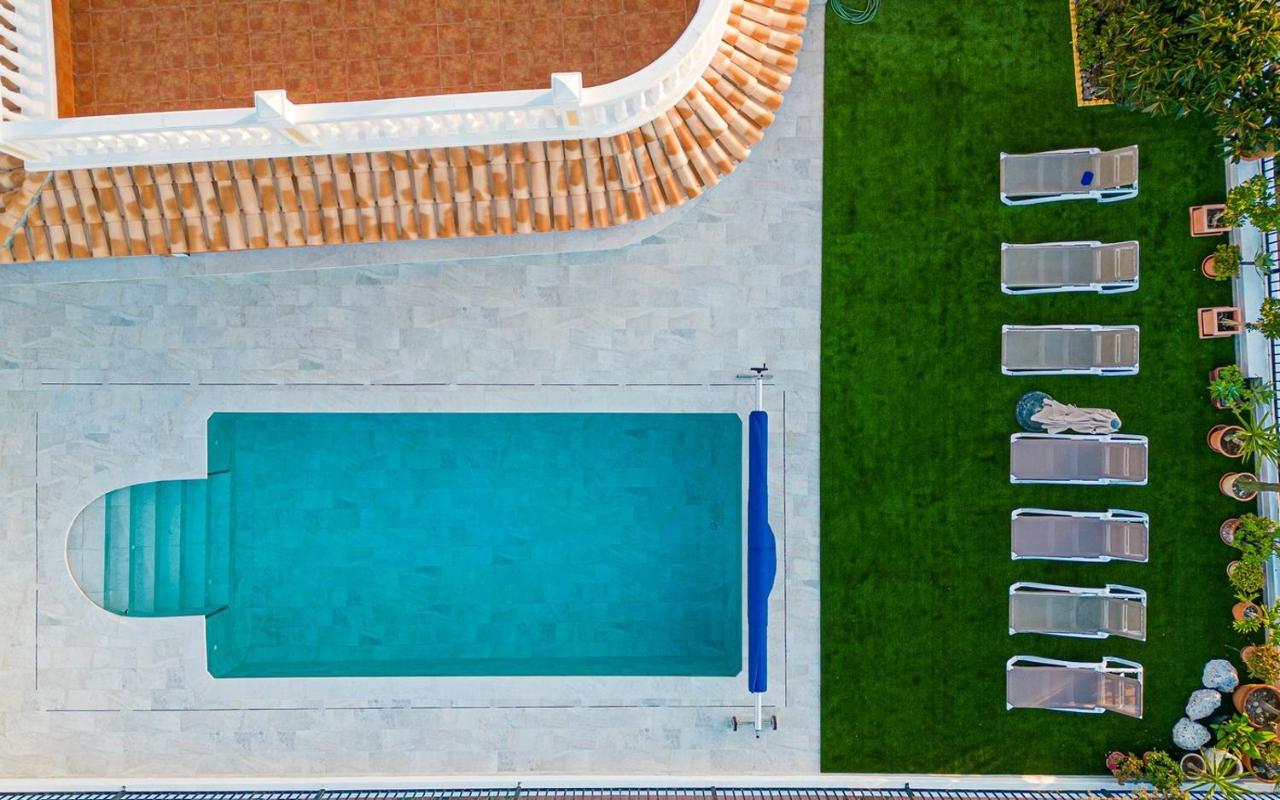 אדחה Villa With Private Pool And Magnificent Views מראה חיצוני תמונה