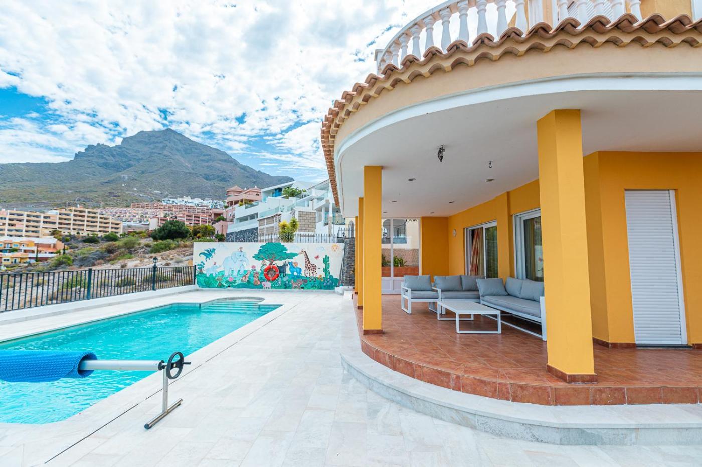 אדחה Villa With Private Pool And Magnificent Views מראה חיצוני תמונה